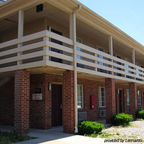 Budget Inn Toledo/Maumee Exterior photo