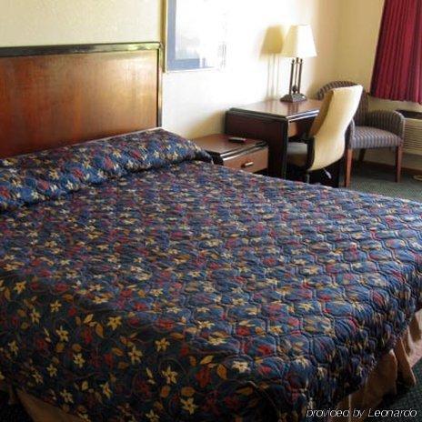 Budget Inn Toledo/Maumee Room photo